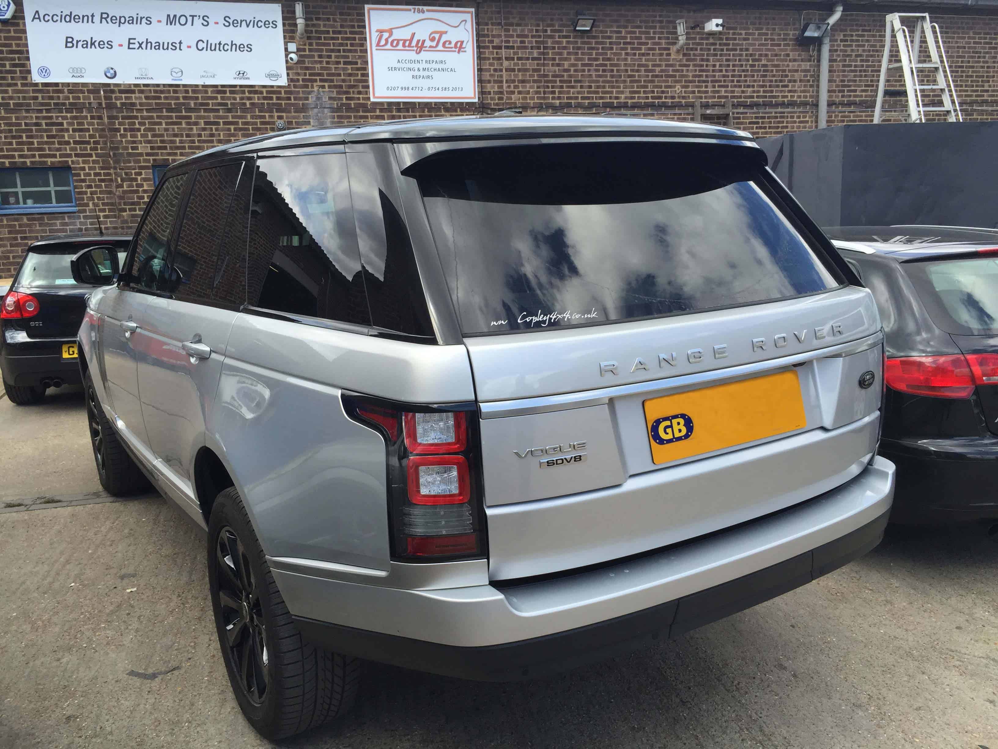 Range Rover Vogue Silver To Black Roof Respray Bodyteq